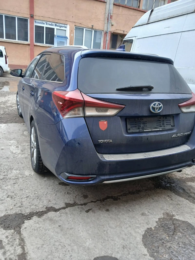 Toyota Auris, снимка 4 - Автомобили и джипове - 48801506