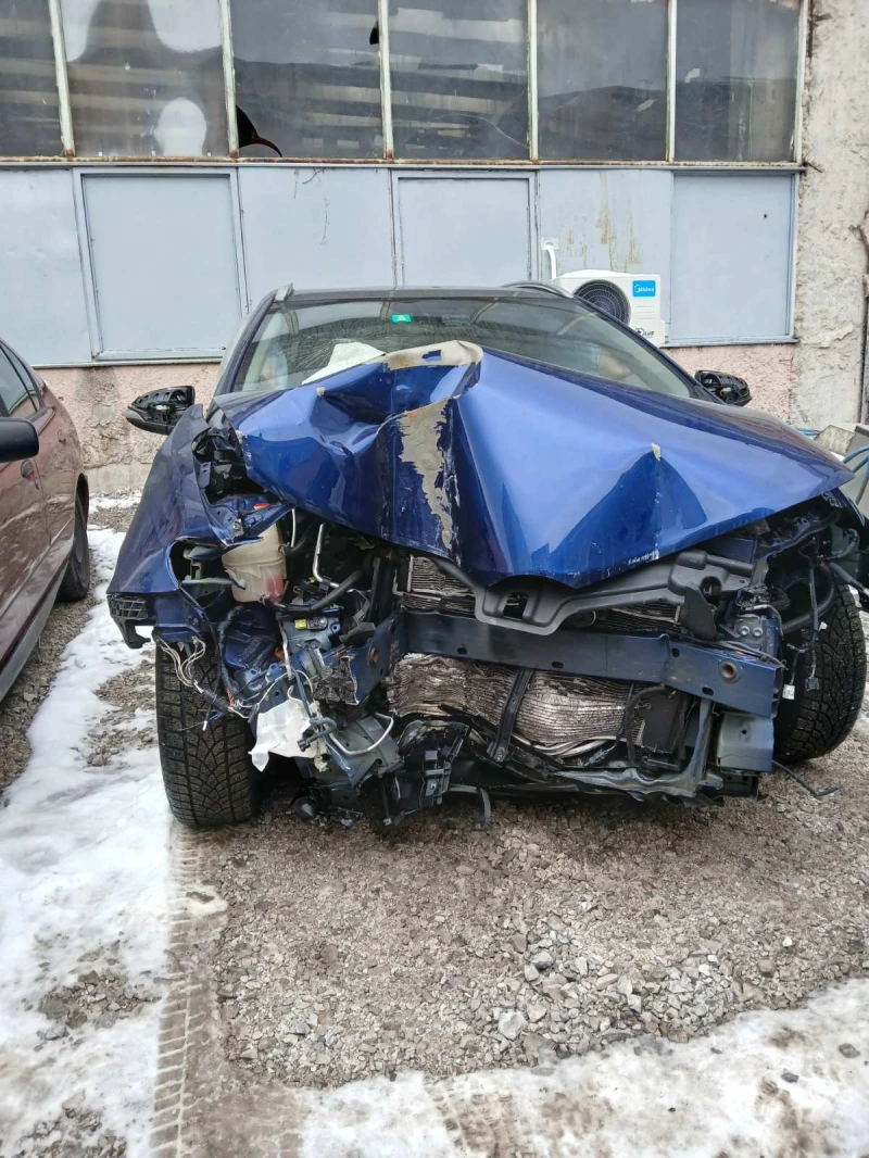 Toyota Auris, снимка 2 - Автомобили и джипове - 48801506