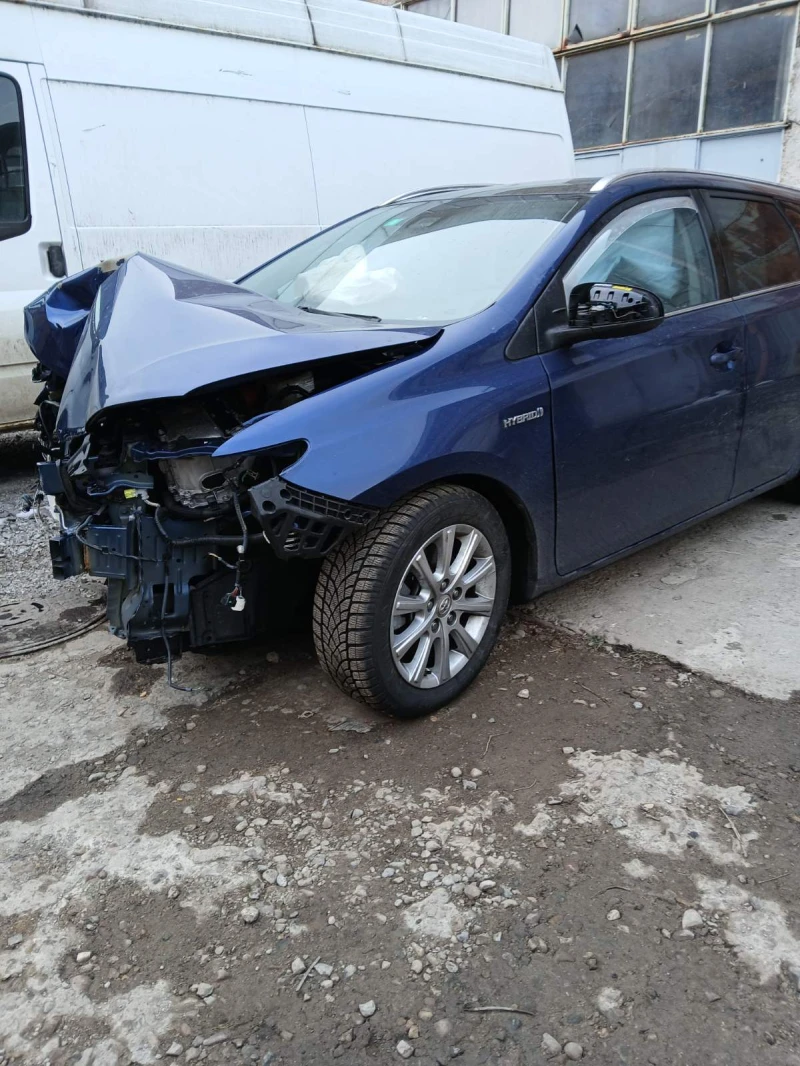 Toyota Auris, снимка 3 - Автомобили и джипове - 48801506