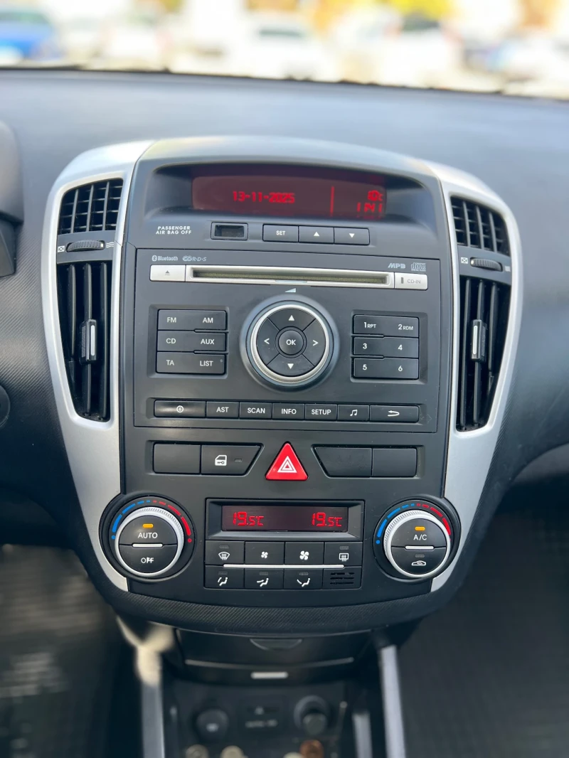 Kia Ceed Eco Dynamic , снимка 13 - Автомобили и джипове - 52401470