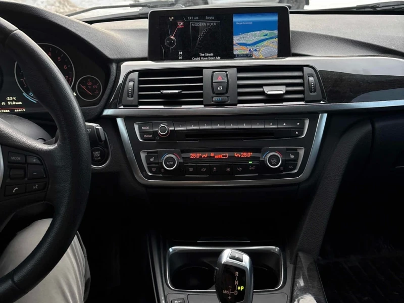 BMW 328 * 4dr Sdn 328i xDrive AWD * CARFAX * БЕЗ ПЪРВОНАЧА, снимка 9 - Автомобили и джипове - 53038888