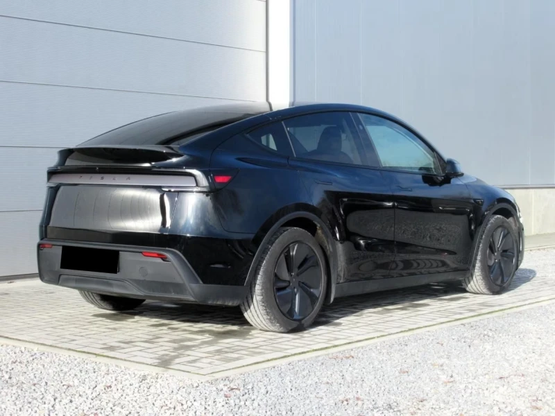 Tesla Model Y 83.1 kWh Long Range Dual Motor AWD, снимка 11 - Автомобили и джипове - 53334458
