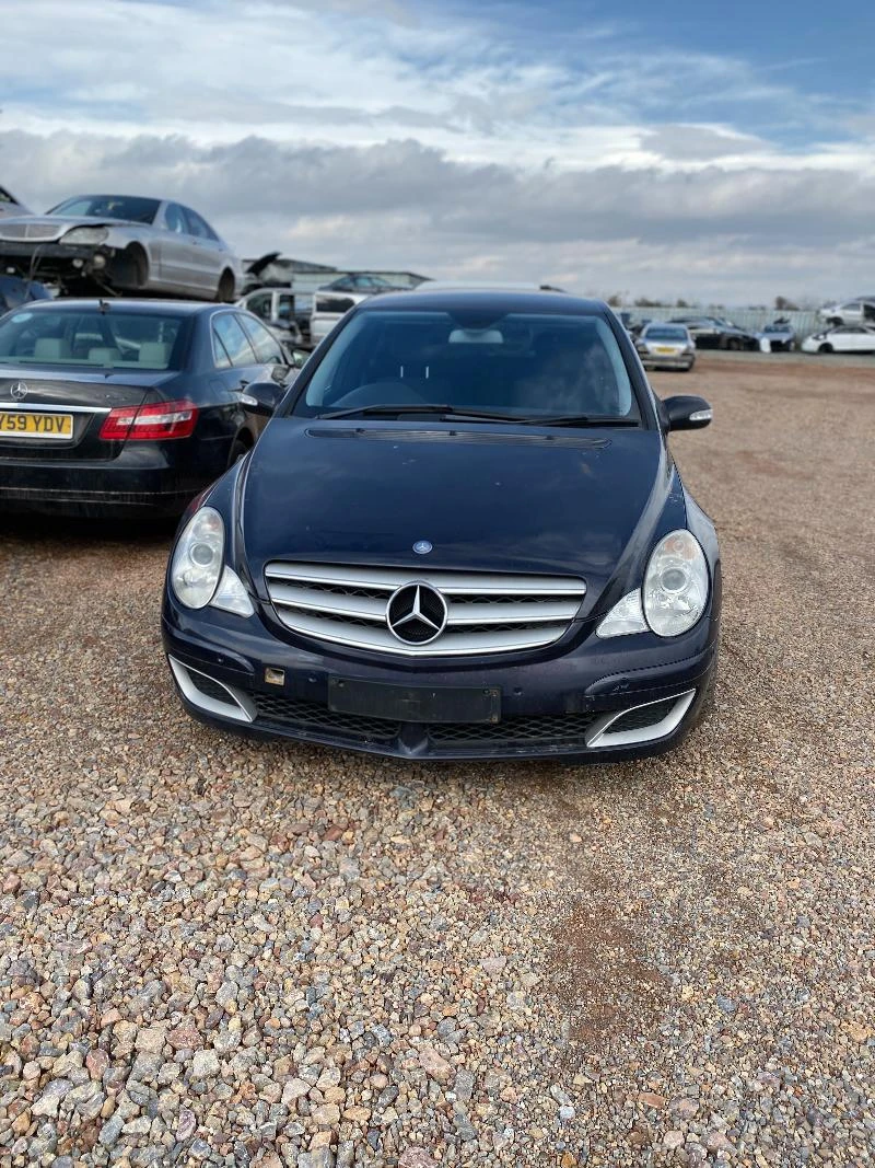 Mercedes-Benz R 320 7 г Форматик на части. , снимка 1 - Автомобили и джипове - 26963703