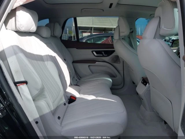 Mercedes-Benz EQS 580 / 4MATIC / , снимка 10 - Автомобили и джипове - 53151716