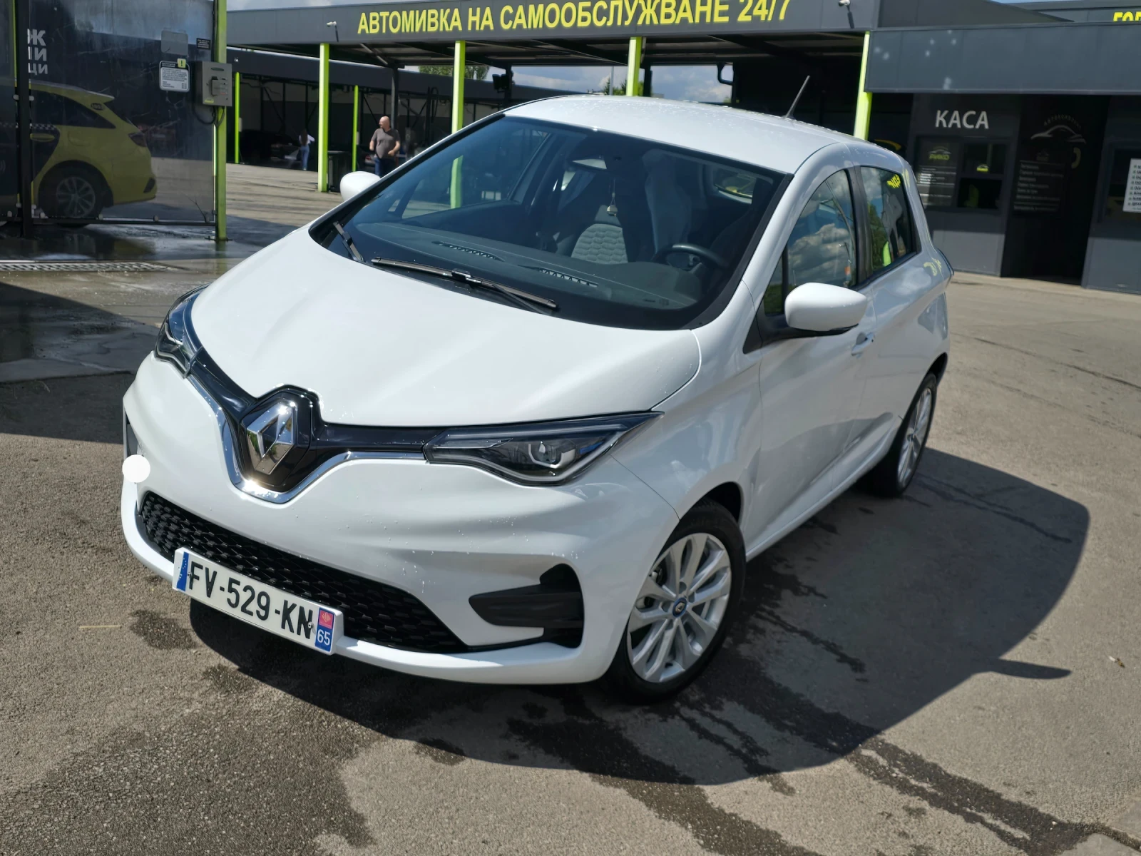 Renault Zoe 52kw/23хил.км/ДОКАЗАН ПРОБЕГ!ТЕРМОПОМПА! - изображение 3