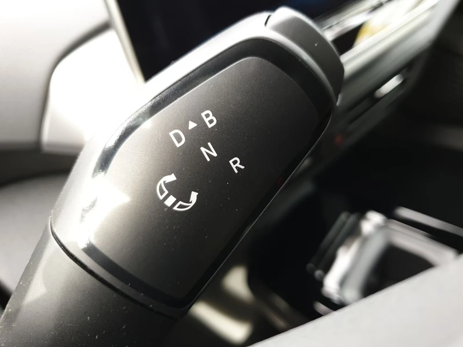 VW ID.4 НОВ!/PURE/170HP/NAVI/LED/DIGI/L.ASSIST/CPLAY/380g - изображение 7