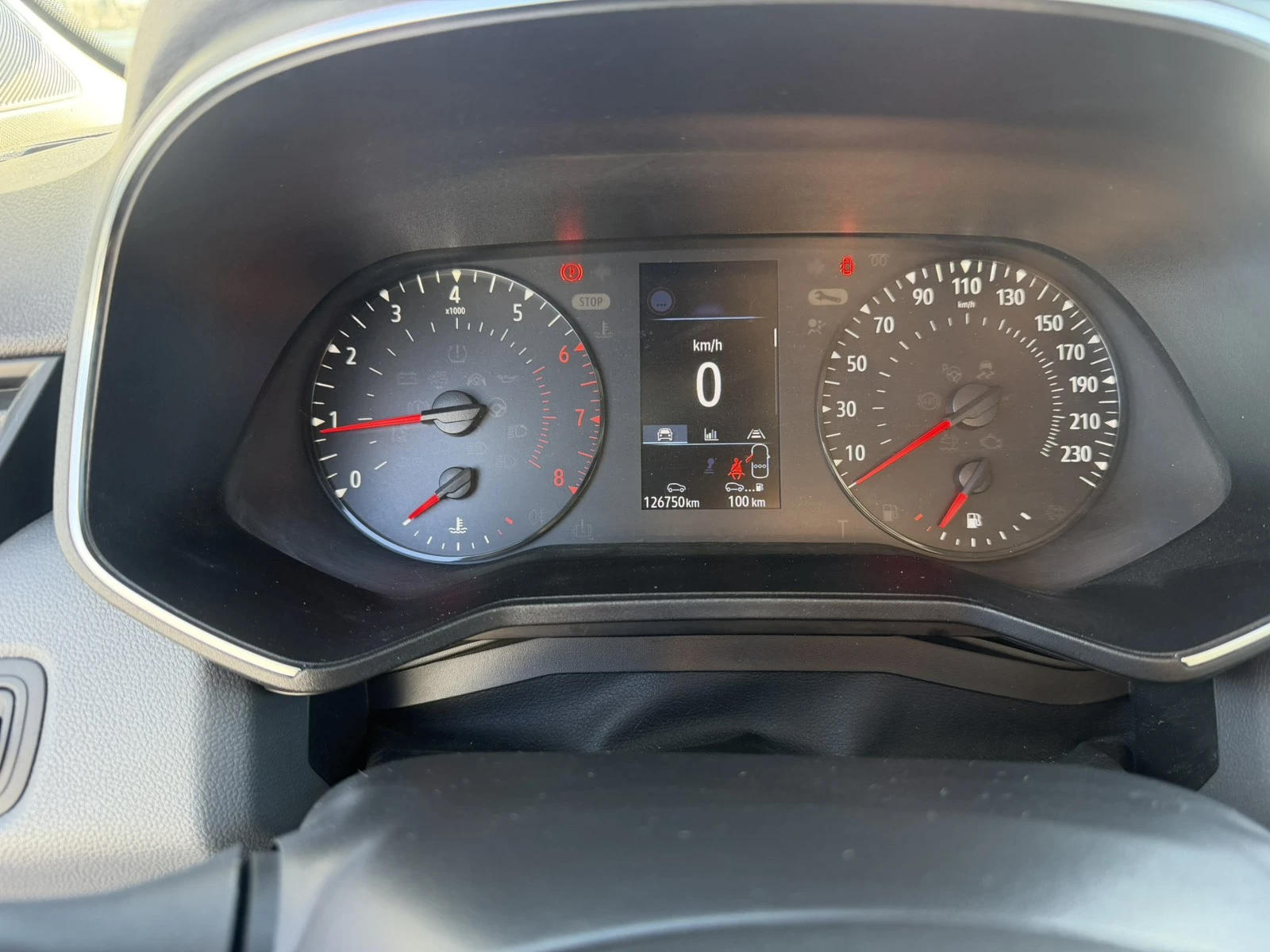 Renault Clio 1.0TCe 92k.c., снимка 16 - Автомобили и джипове - 53645262