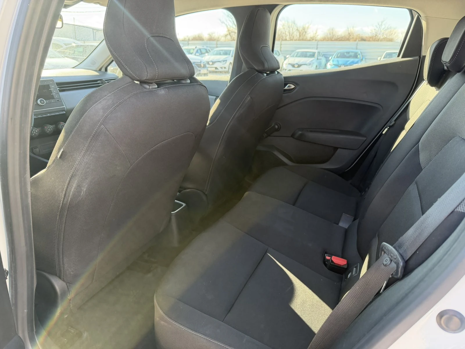 Renault Clio 1.0TCe 92k.c., снимка 13 - Автомобили и джипове - 53645262