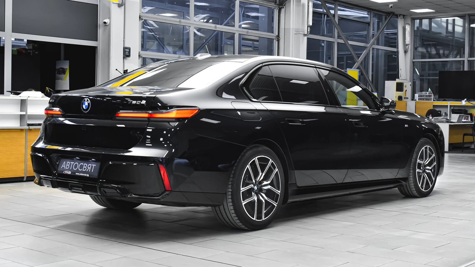 BMW 750 e xDrive M Sport Plug-in Hybrid Sportautomatic - изображение 6