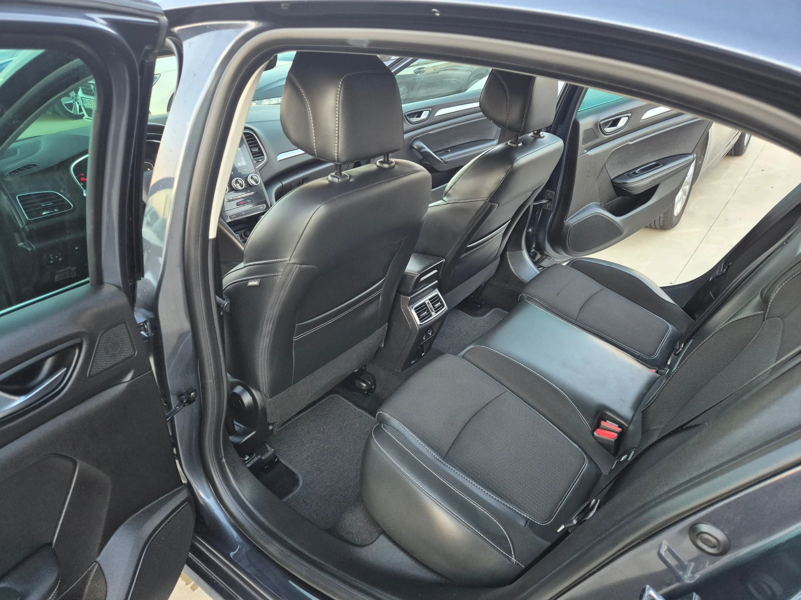 Renault Megane INTENS A/T= 1, 5DCI-115кс, снимка 12 - Автомобили и джипове - 53748732