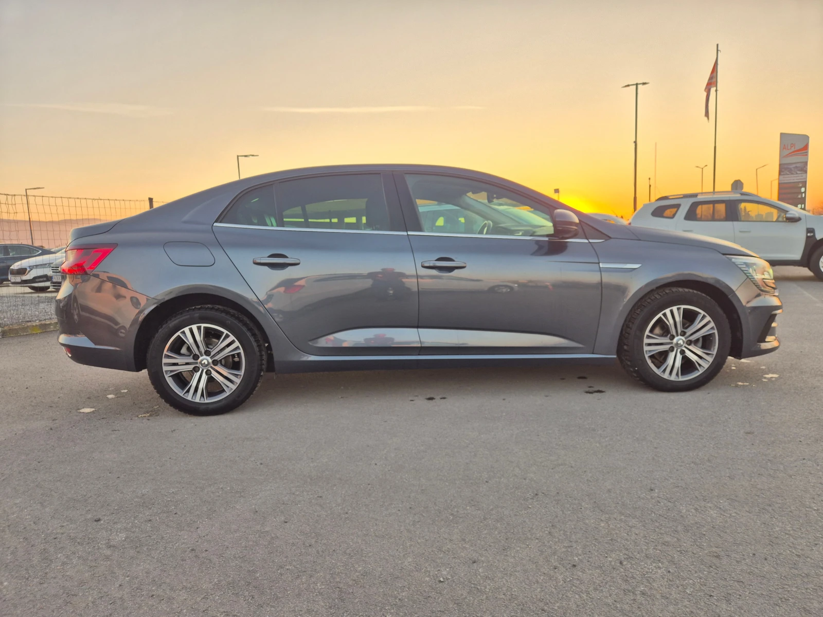 Renault Megane INTENS A/T= 1, 5DCI-115кс - изображение 6