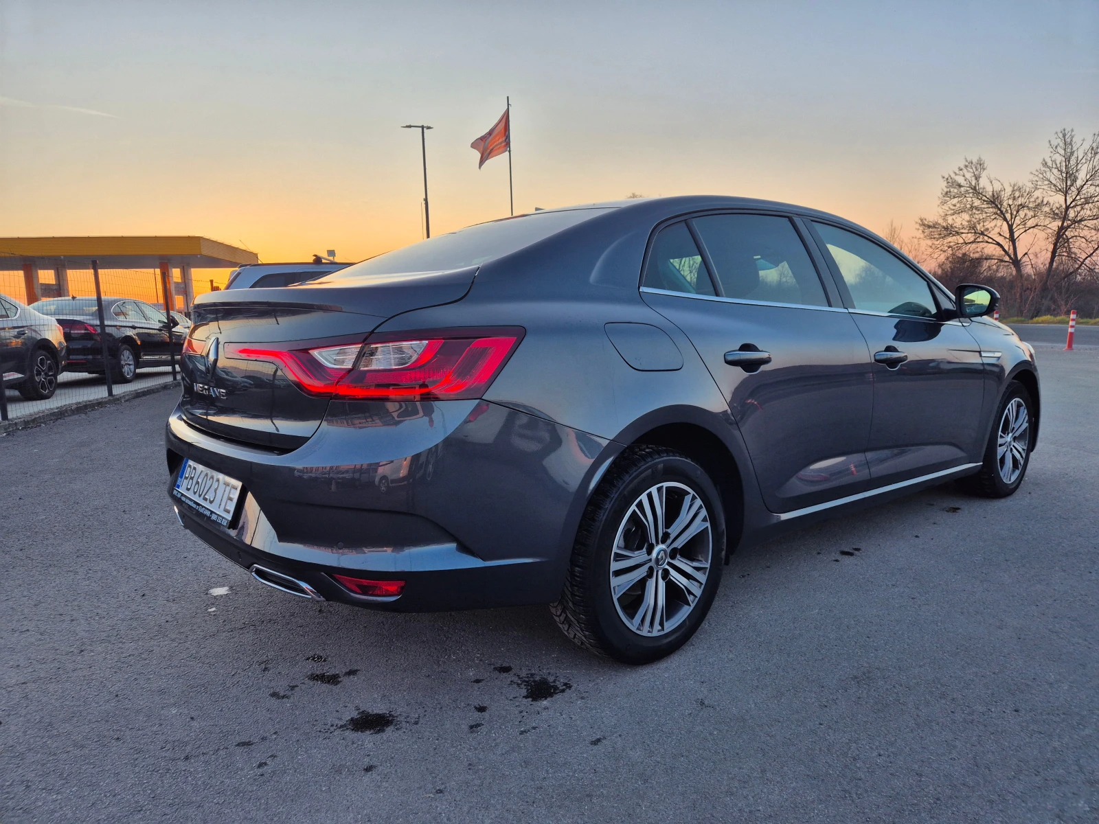 Renault Megane INTENS A/T= 1, 5DCI-115кс - изображение 5