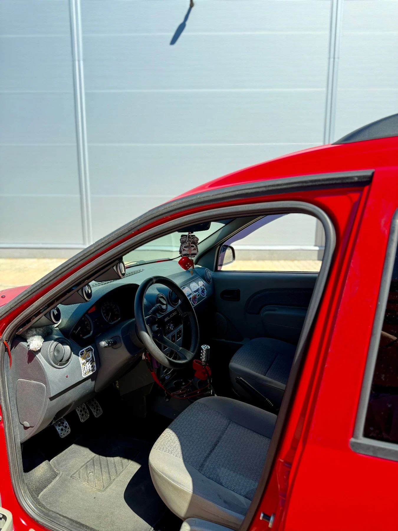 Dacia Logan, снимка 6 - Автомобили и джипове - 54331272