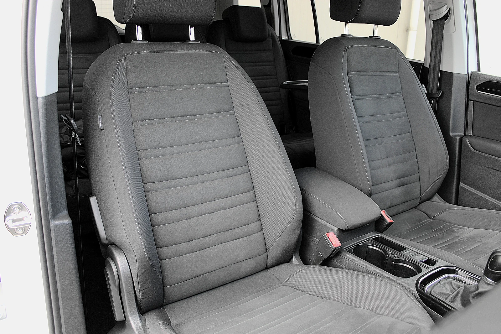 VW Touran 2.0TDI/DSG/DISTRONIC/PDC/LED/TOP, снимка 9 - Автомобили и джипове - 54673835