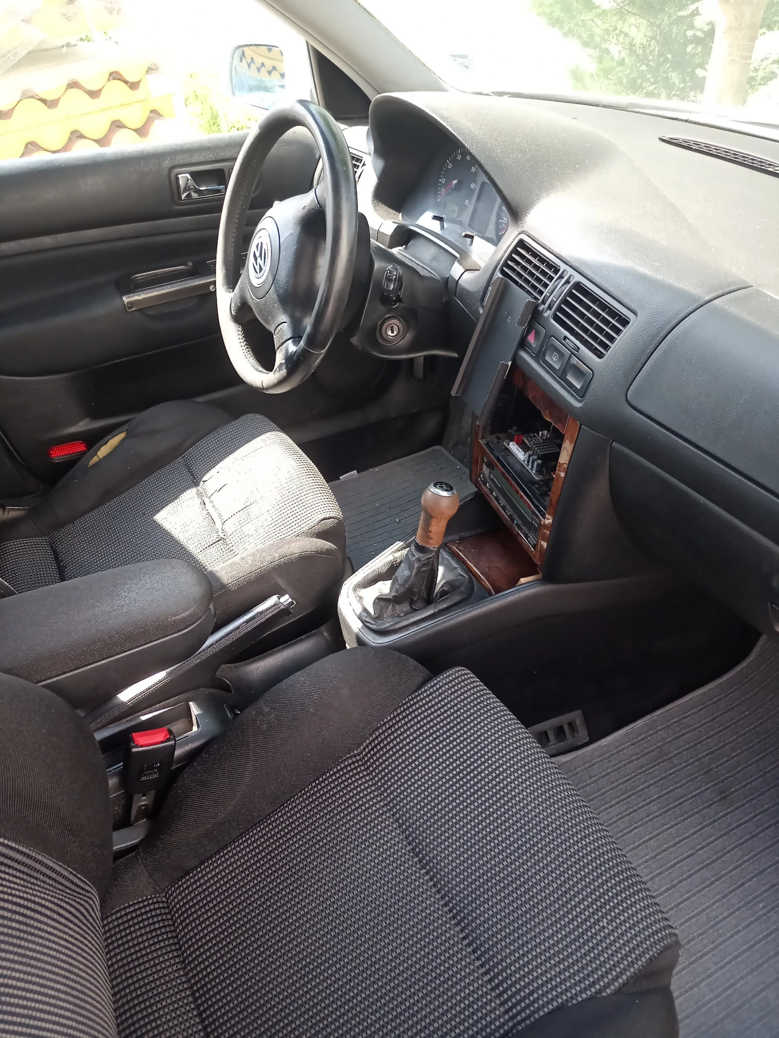 VW Bora 1.8, снимка 7 - Автомобили и джипове - 54870165