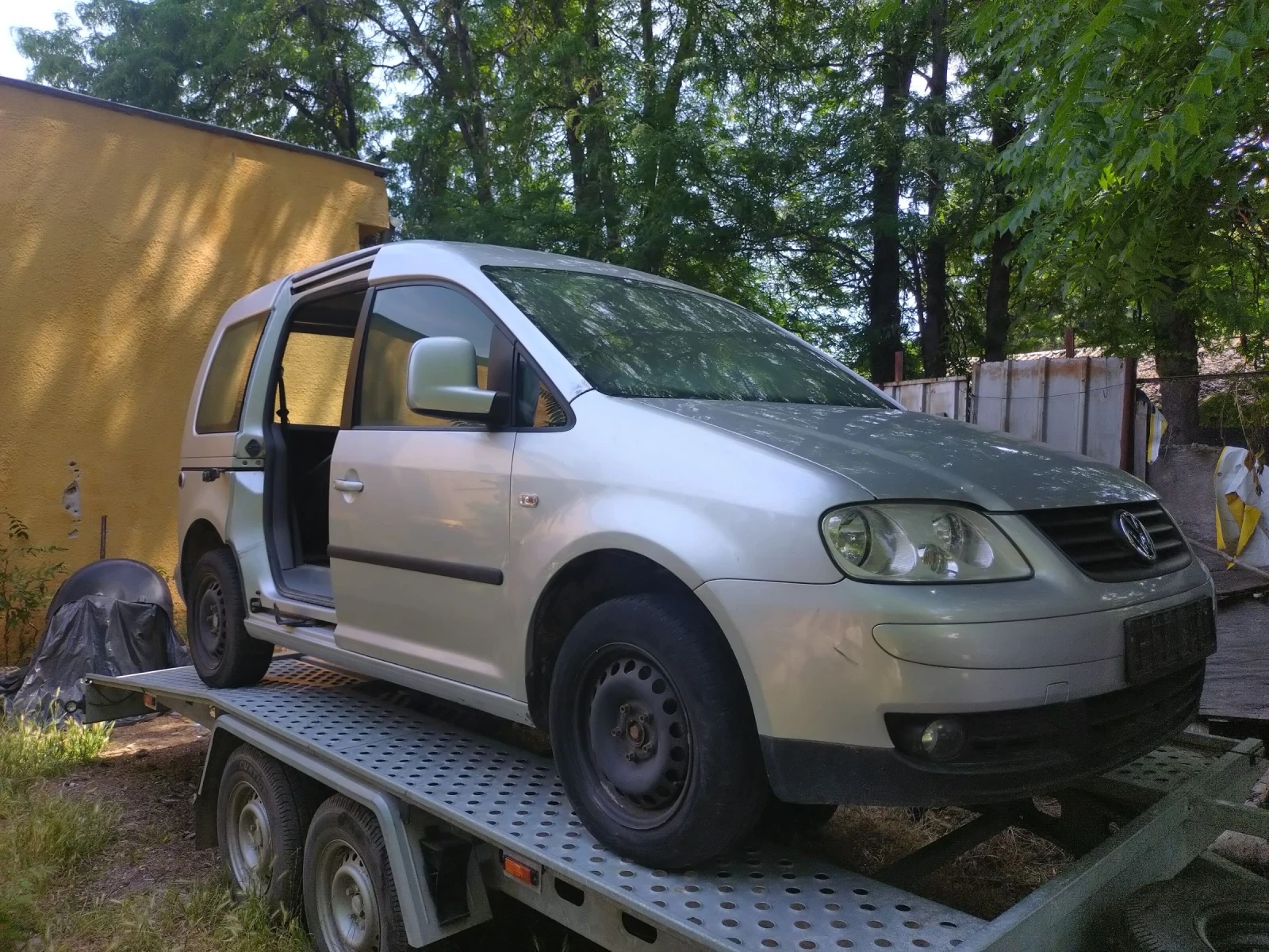 VW Caddy 1.6 На Части, снимка 2 - Автомобили и джипове - 54924072