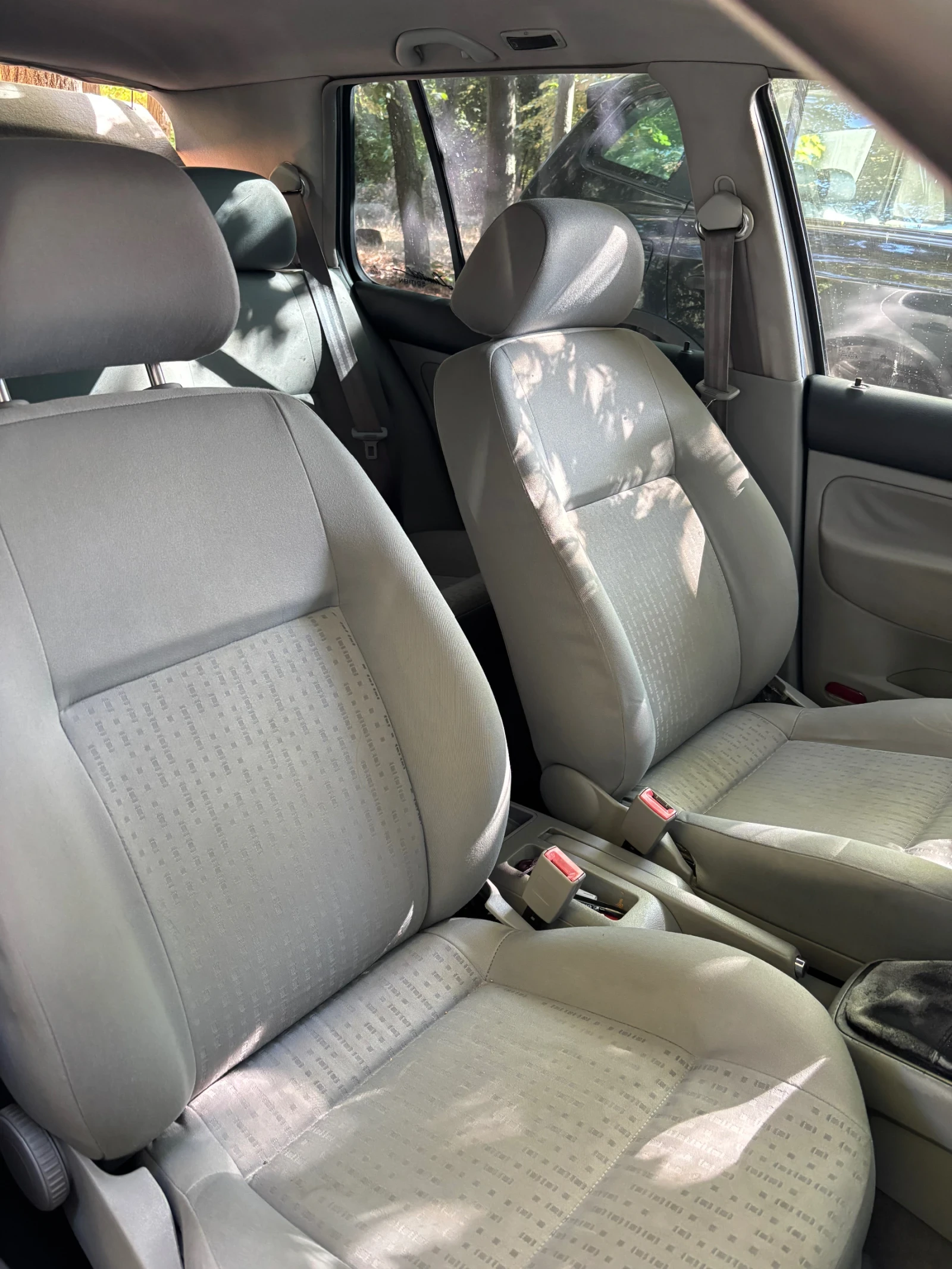 VW Golf  1, 9 SDI, снимка 5 - Автомобили и джипове - 55679314