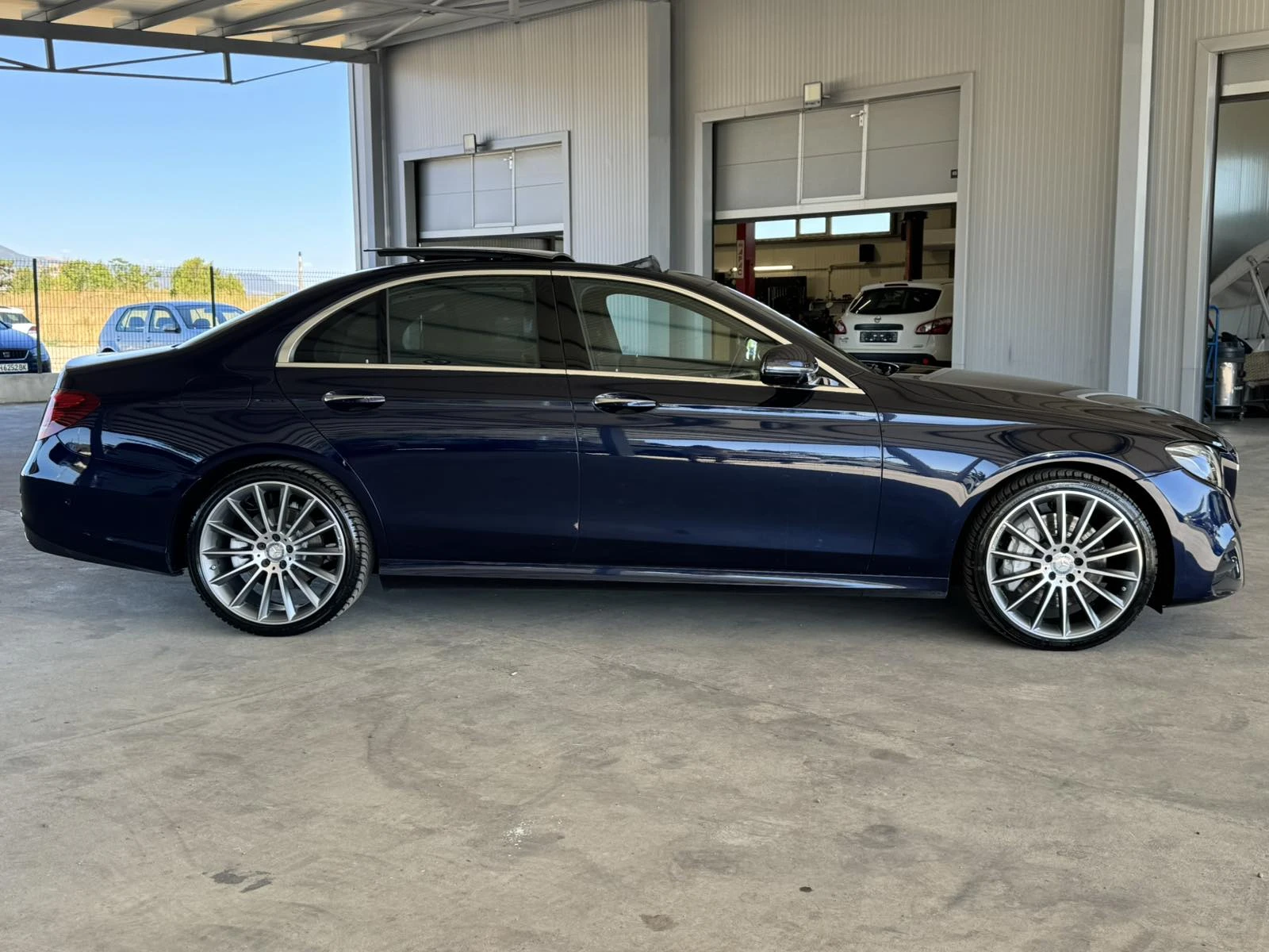 Mercedes-Benz E 350 d* 3.0* 258ps* AMG Line* BURM 3D* Head Up* DISTR* , снимка 6 - Автомобили и джипове - 55991220