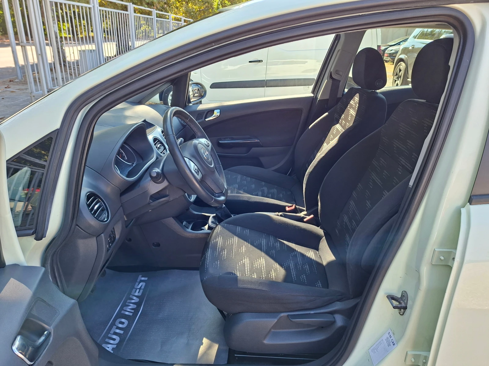 Opel Corsa 1.3/86KS., снимка 9 - Автомобили и джипове - 56113359