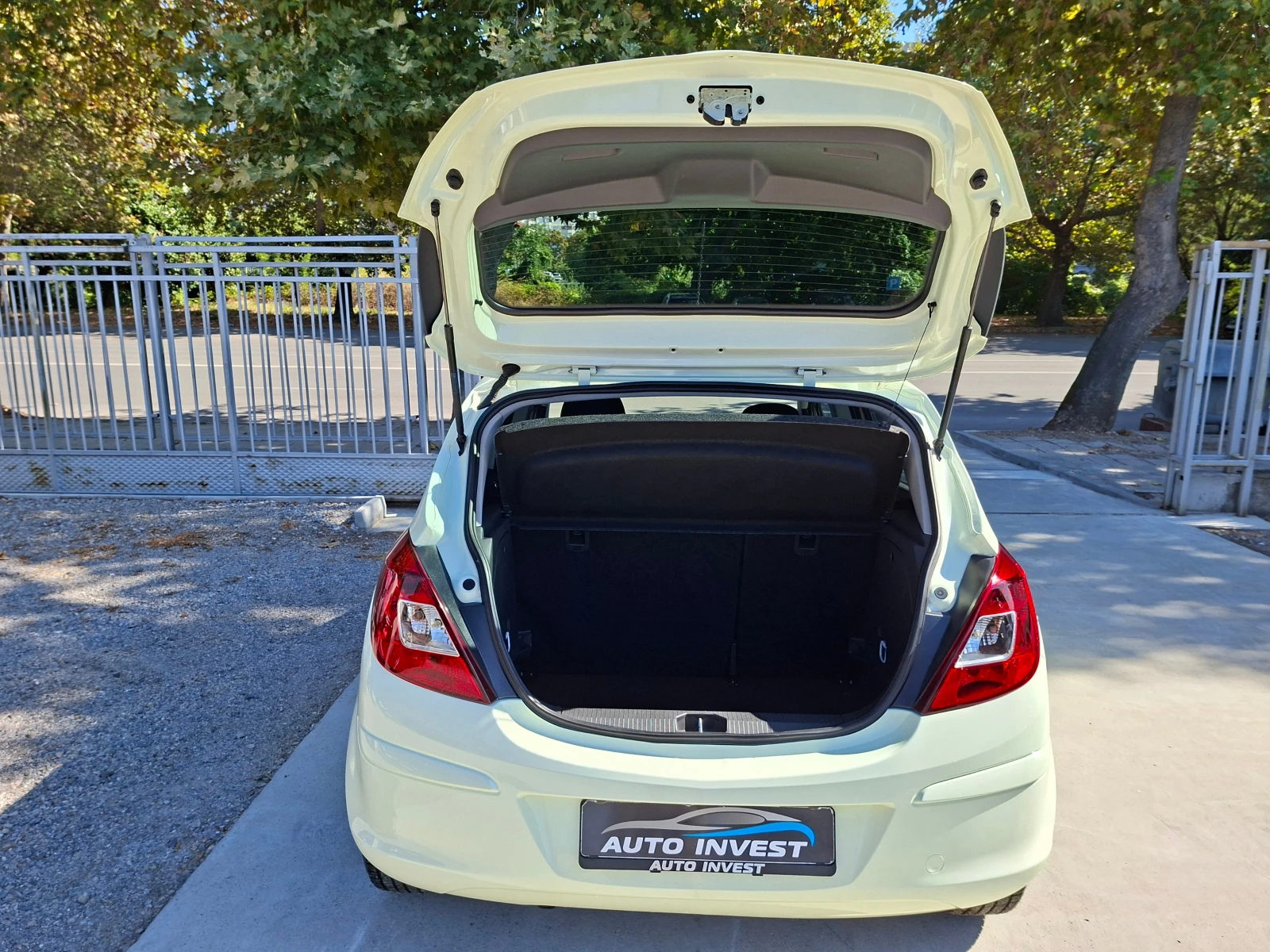 Opel Corsa 1.3/86KS., снимка 16 - Автомобили и джипове - 56113359