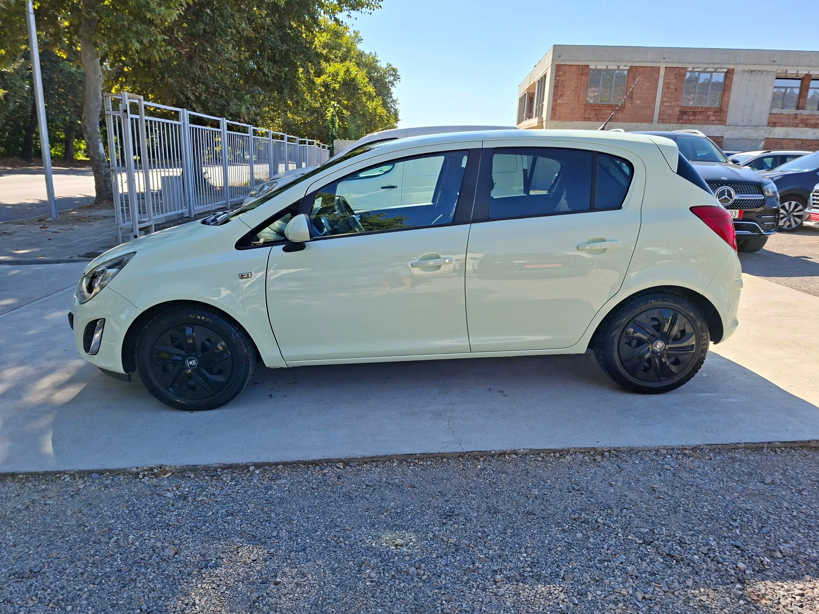 Opel Corsa 1.3/86KS., снимка 4 - Автомобили и джипове - 56113359