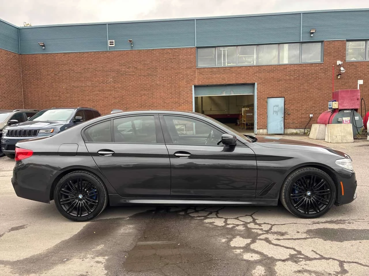 BMW 530 530i xDrive  CARFAX, снимка 3 - Автомобили и джипове - 56268717