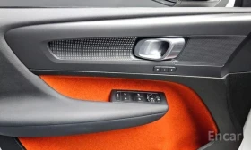 Volvo XC40 T4 R-Design | ПАНОРАМА | ЗАДНА КАМЕРА | KEYLESS | , снимка 17