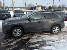 Toyota Rav4 2021 LE * CARFAX * БЕЗ ПЪРВОНАЧАЛНА ВНОСКА, снимка 3