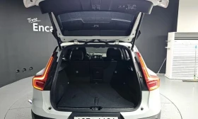 Volvo XC40 T4 R-Design | ПАНОРАМА | ЗАДНА КАМЕРА | KEYLESS |  | Auto.bg — изображение 16