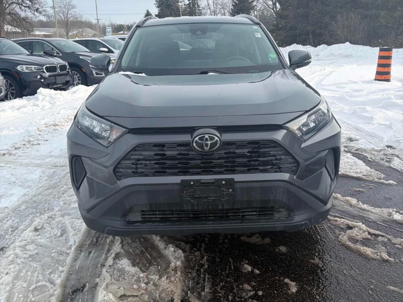 Toyota Rav4 2021 LE * CARFAX * БЕЗ ПЪРВОНАЧАЛНА ВНОСКА, снимка 2 - Автомобили и джипове - 53008175