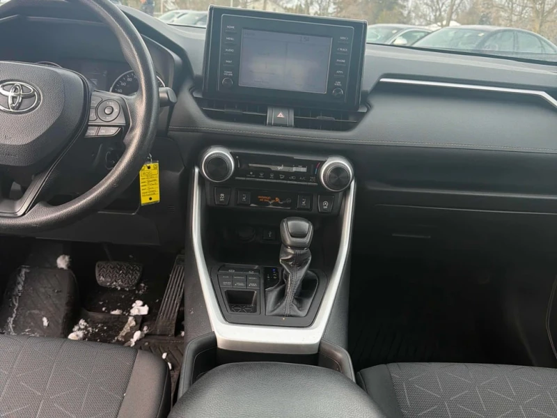 Toyota Rav4 2021 LE * CARFAX * БЕЗ ПЪРВОНАЧАЛНА ВНОСКА, снимка 9 - Автомобили и джипове - 53008175