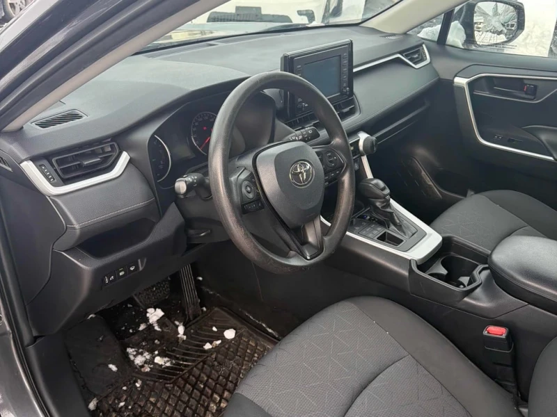 Toyota Rav4 2021 LE * CARFAX * БЕЗ ПЪРВОНАЧАЛНА ВНОСКА, снимка 7 - Автомобили и джипове - 53008175
