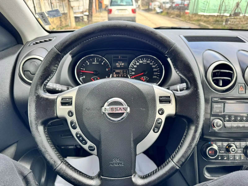 Nissan Qashqai 2.0D 4x4 AUTOMATIC , снимка 15 - Автомобили и джипове - 53355732