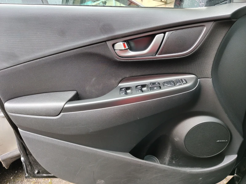 Hyundai Kona 1.6 crdi , снимка 8 - Автомобили и джипове - 53435344