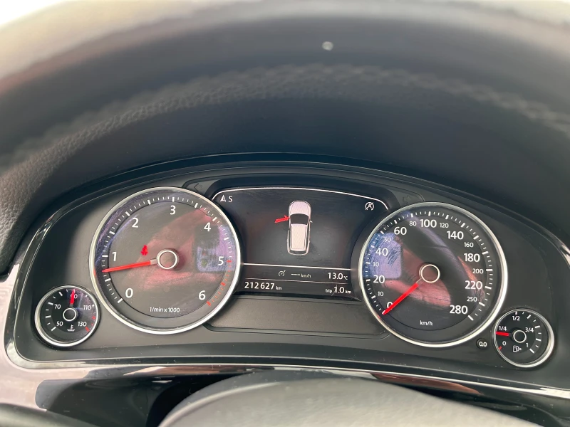 VW Touareg 3.0TDI 4X4 AVTOMAT/NAVI/KOJA - 19500 лв. - 93522568 | Car24.bg