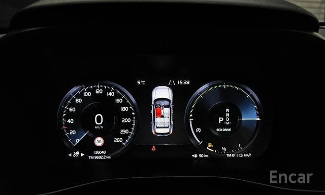 Volvo XC40 T4 R-Design | ПАНОРАМА | ЗАДНА КАМЕРА | KEYLESS | , снимка 7 - Автомобили и джипове - 54072603