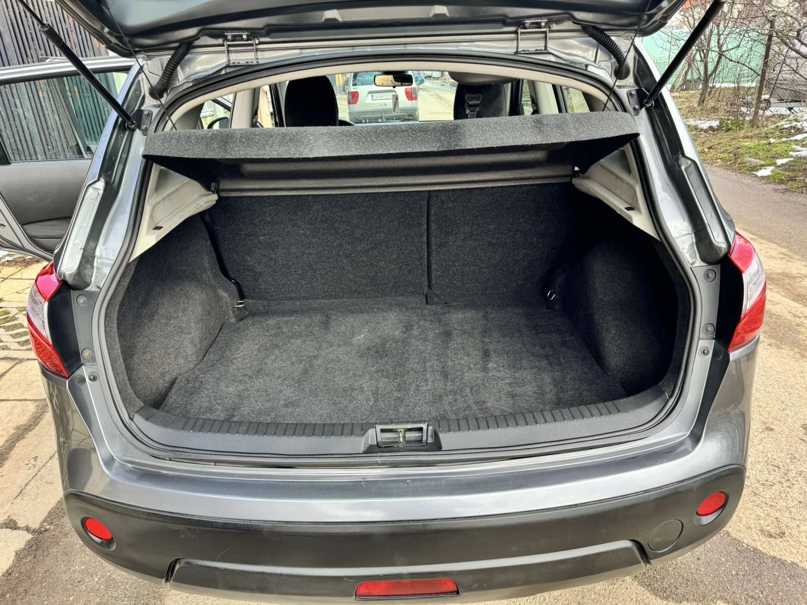 Nissan Qashqai 2.0D 4x4 AUTOMATIC  - изображение 7