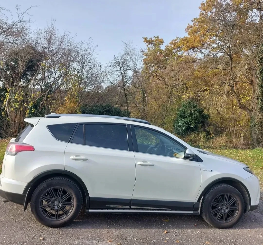 Toyota Rav4 Hybrid - изображение 4