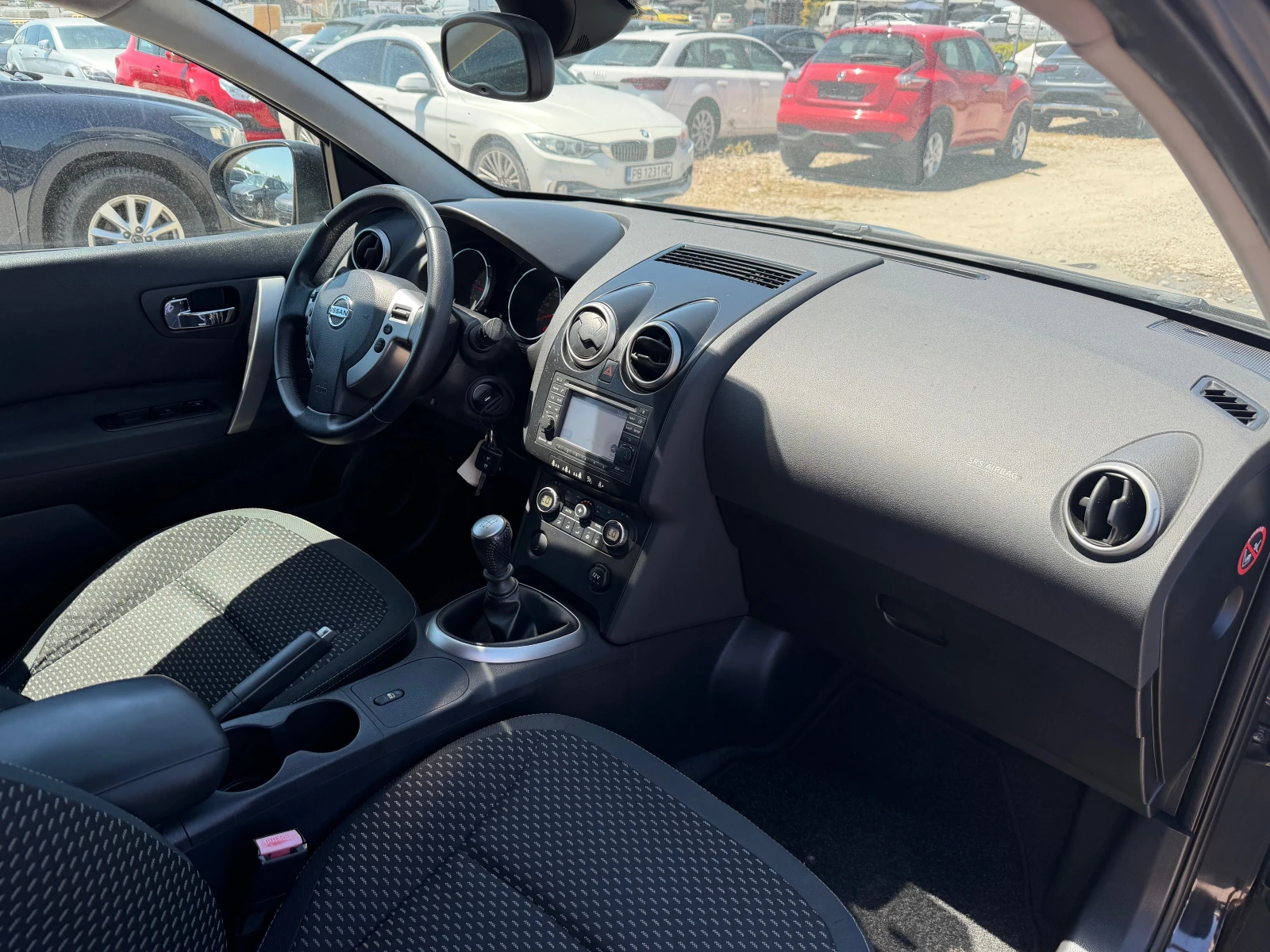 Nissan Qashqai 2.0 DCI(КАТО НОВА), снимка 12 - Автомобили и джипове - 54770419