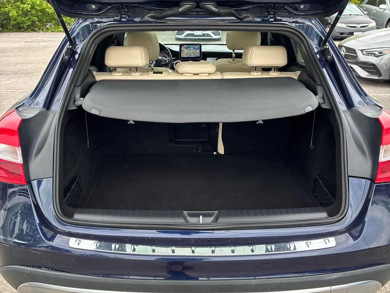 Mercedes-Benz GLA 250  | PANO | NAVI | PODGREVI | , снимка 16 - Автомобили и джипове - 54736336