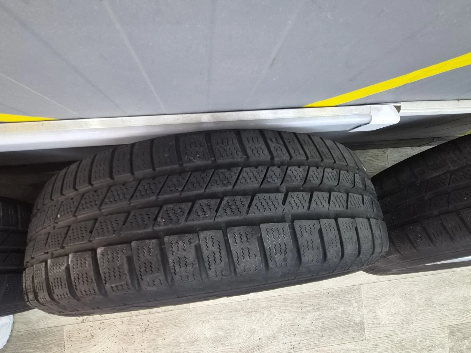 Honda Cr-v 2.0 i-Vtec автомат 8 гуми 8 джанти , снимка 17 - Автомобили и джипове - 54820252