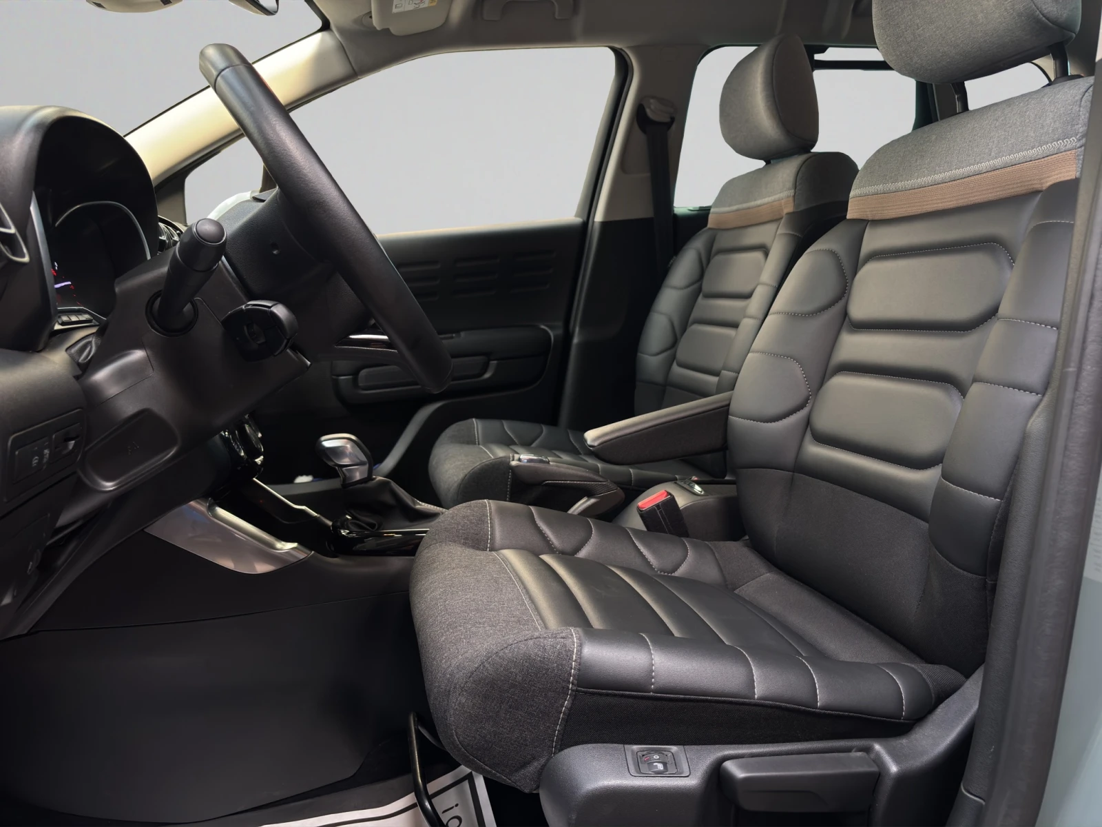 Citroen C3 Aircross SHINE PureTech 130 EAT6 Гаранция до 09.2028 г., снимка 10 - Автомобили и джипове - 55174212