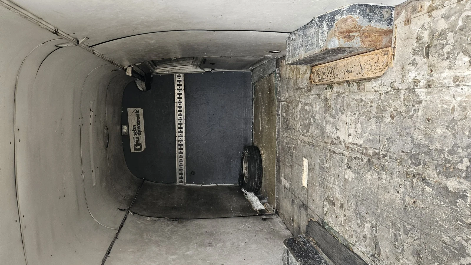 Mercedes-Benz 310  - изображение 5