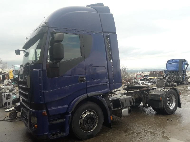 Iveco Stralis 450 euro 5, снимка 12 - Камиони - 21159111