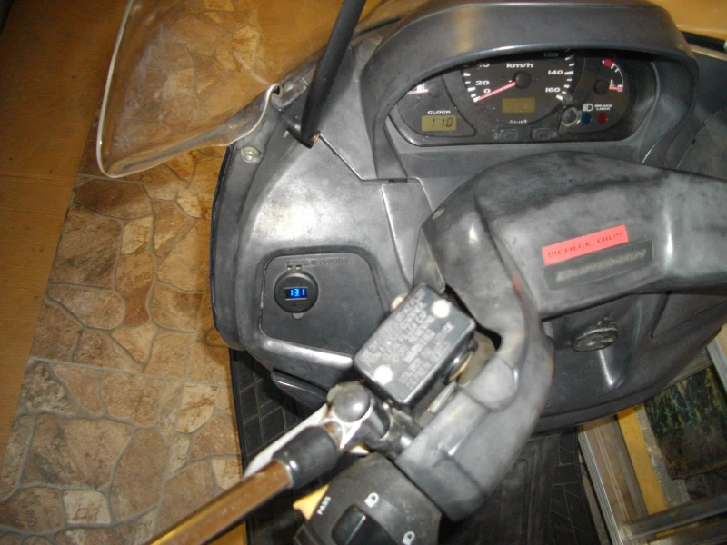 Suzuki Burgman 400, снимка 7 - Мотоциклети и мототехника - 52510285