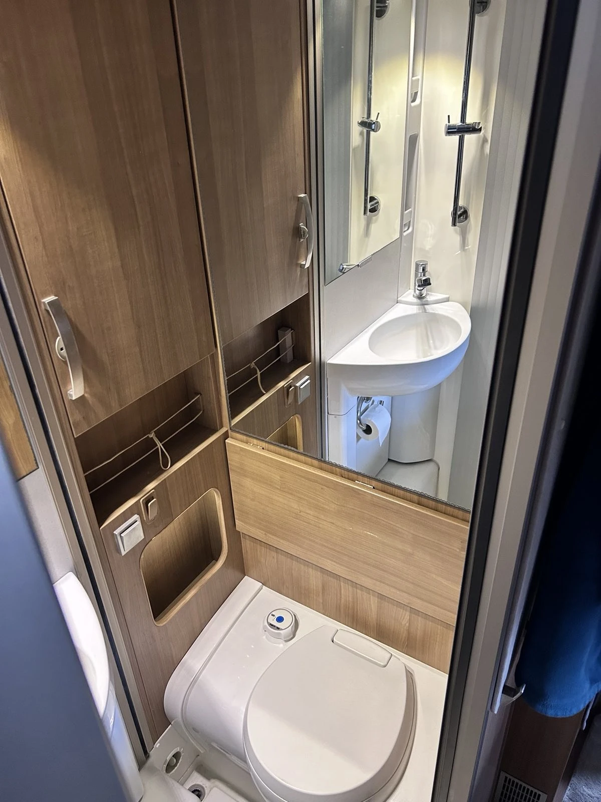 ������ HYMER / ERIBA | Mobile.bg � ����������� 12