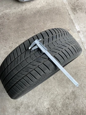 Гуми Зимни 235/45R18, снимка 3