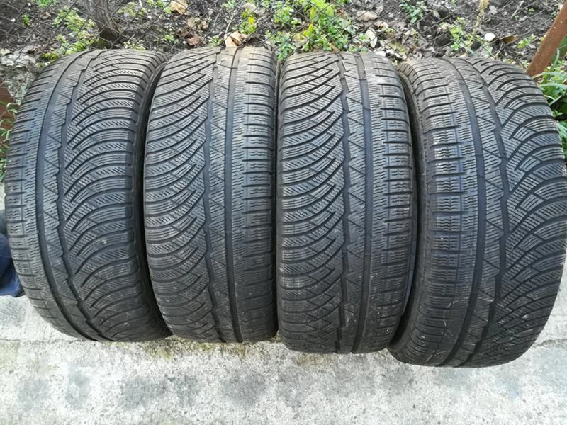 Гуми Зимни 245/45R18, снимка 6 - Гуми и джанти - 20333307