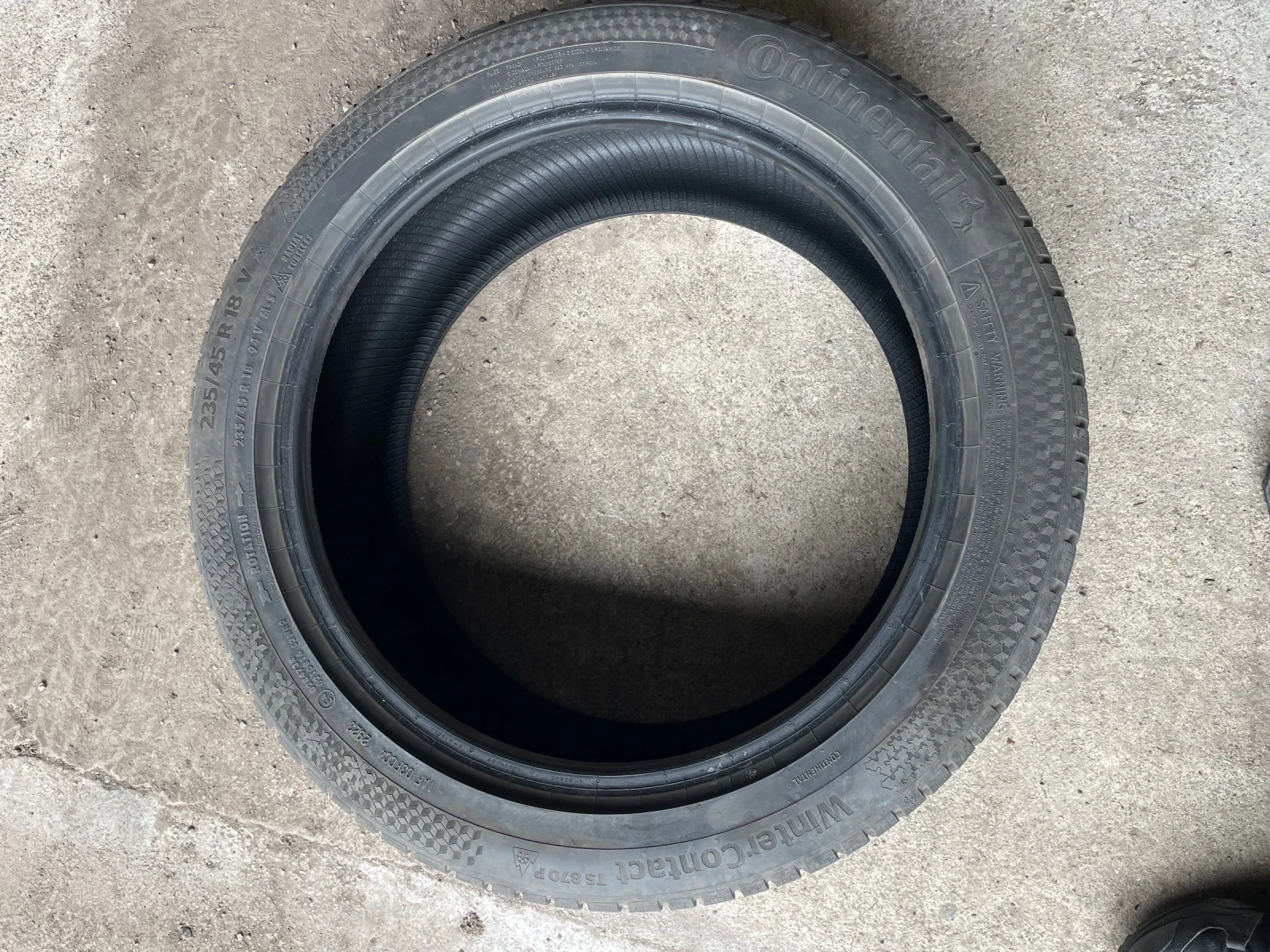 Гуми Зимни 235/45R18, снимка 7 - Гуми и джанти - 54030021