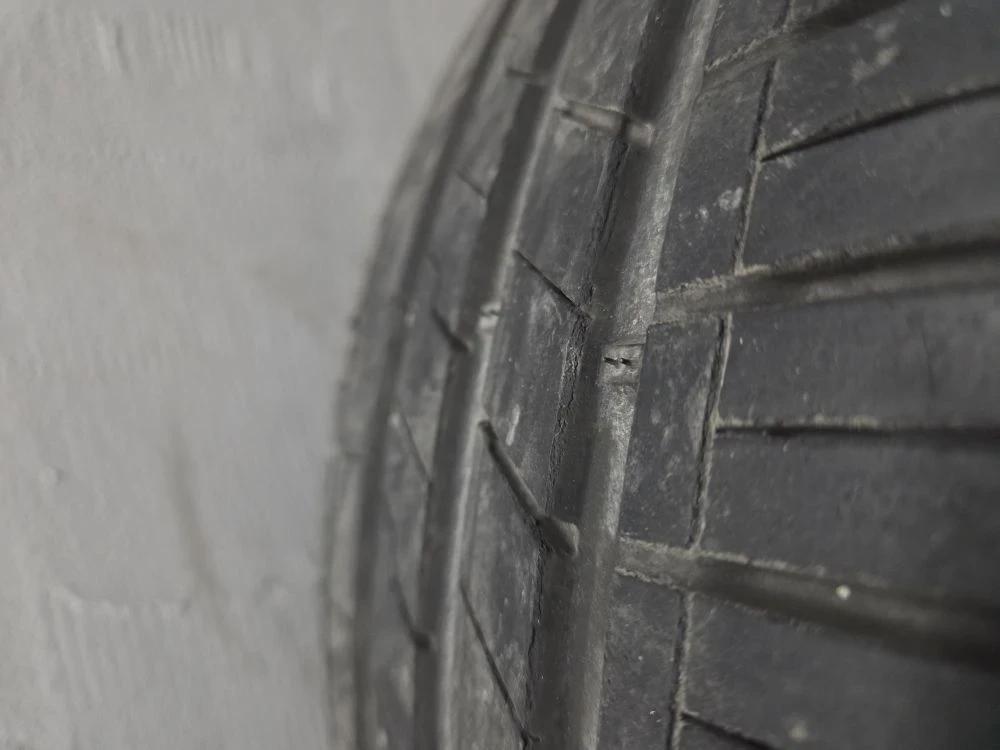 Гуми Летни 285/35R22, снимка 6 - Гуми и джанти - 54316268